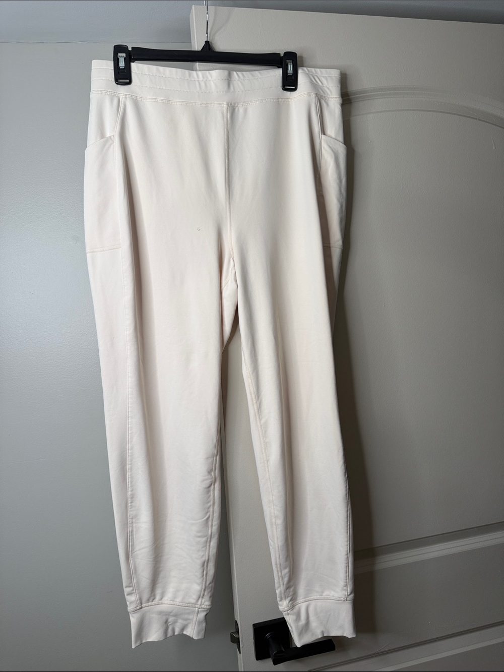 Fabletics Cream Pocket Joggers
Women’s XL | Ultra Soft Performance Fabric
